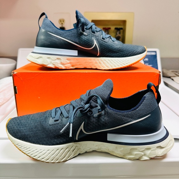Nike React Infinity Run Flyknit - Picture 8 of 12